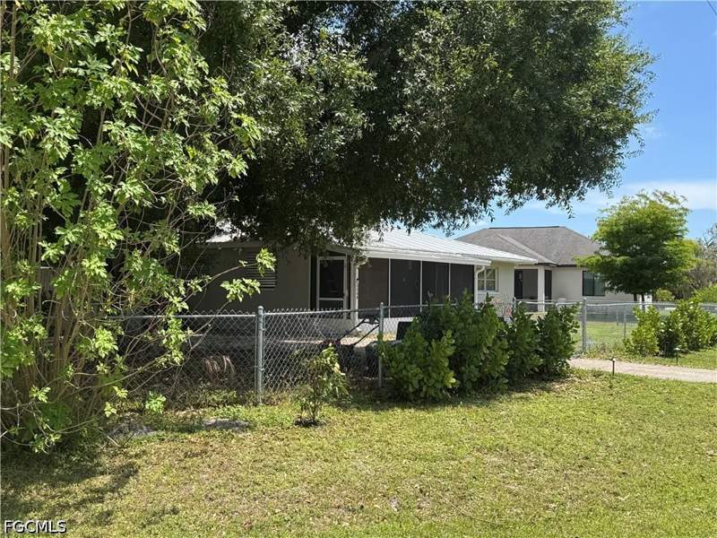 3 bedroom SingleFamilyResidence at 2248 River Ridge Blvd, Fort Myers Shores, Fort Myers — photo 2