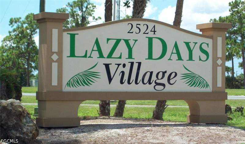 2 bedroom ManufacturedHome at 549 Freedom St, Lazy Days Mobile Village, North Fort Myers — photo 2