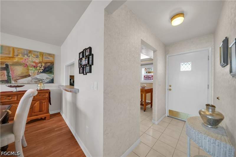 2 bedroom Condominium at 8741 Lueck Ln 5, Myerlee Country Club, Fort Myers — photo 4