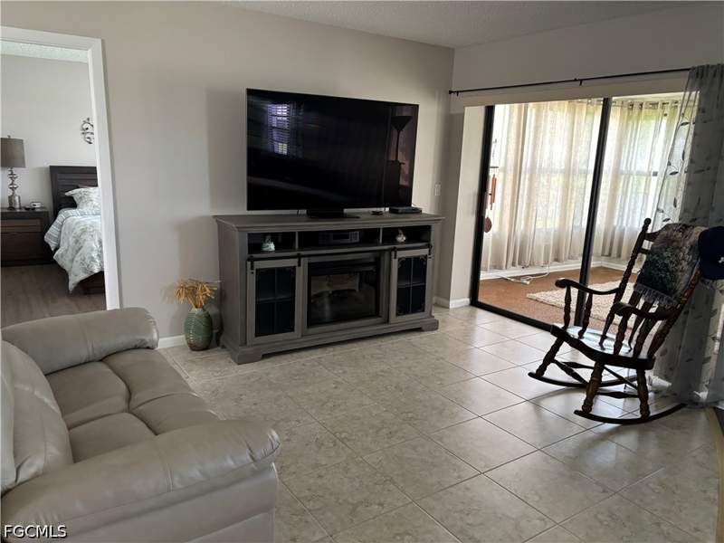 3 bedroom Attached at 1514 Palm Woode Dr, Myerlee Park Homes Condo, Fort Myers — photo 2