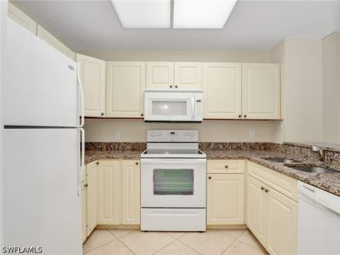 201 Arbor Lake Dr 2-201, Naples FL - photo 13 of 48