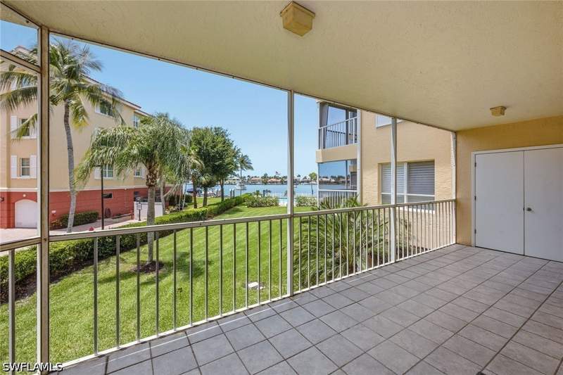 2 bedroom Condominium at 816 W Elkcam Cir 101, Villa Del Mare Of Marco Island, Marco Island — photo 2