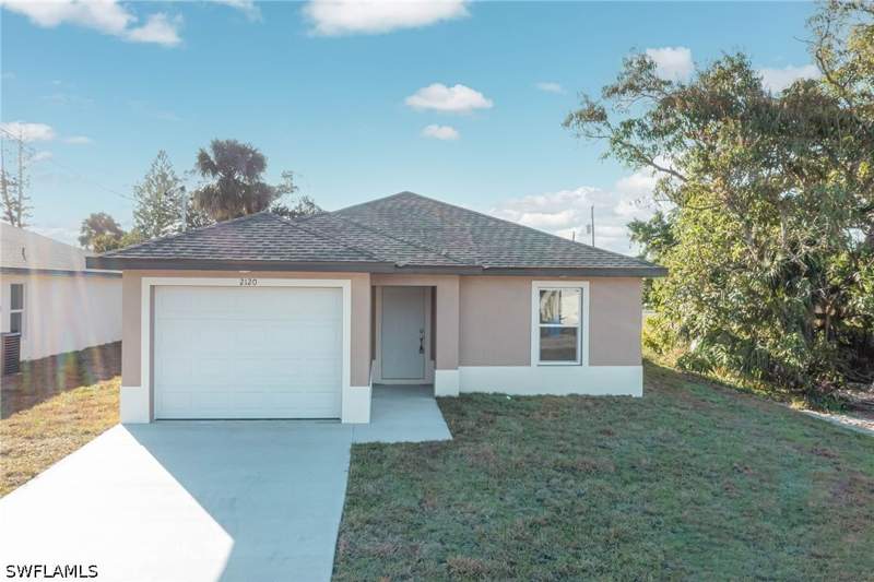 4 bedroom SingleFamilyResidence at 2120 French St, Fort Myers, Fort Myers — photo 4