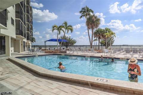 8350 Estero Blvd 423, Fort Myers Beach FL - photo 20 of 24