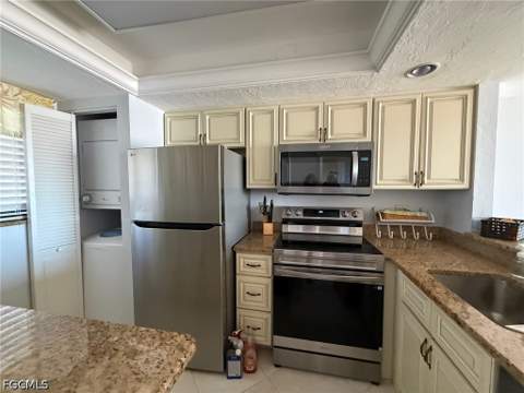 8350 Estero Blvd 423, Fort Myers Beach FL - photo 7 of 24