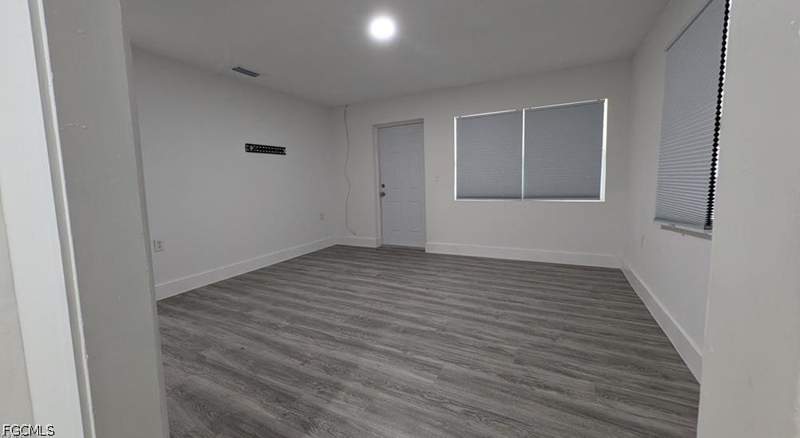 3 bedroom SingleFamilyResidence at 660 S Missouri St, Port Labelle, Labelle — photo 2