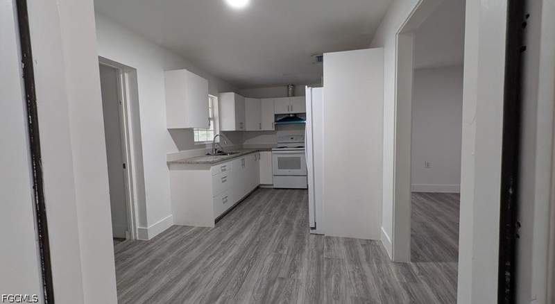 3 bedroom SingleFamilyResidence at 660 S Missouri St, Port Labelle, Labelle — photo 5