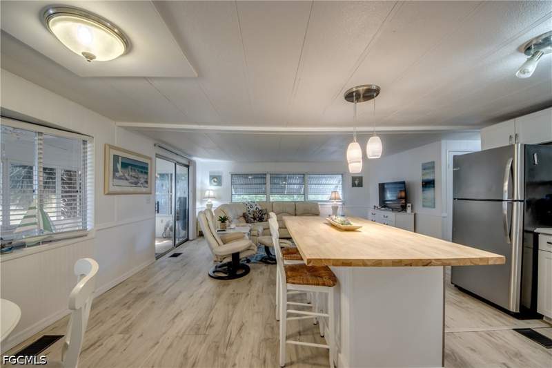 2 bedroom ManufacturedHome at 5510 Back Bay Bend, Old Bridge Village, North Fort Myers — photo 3