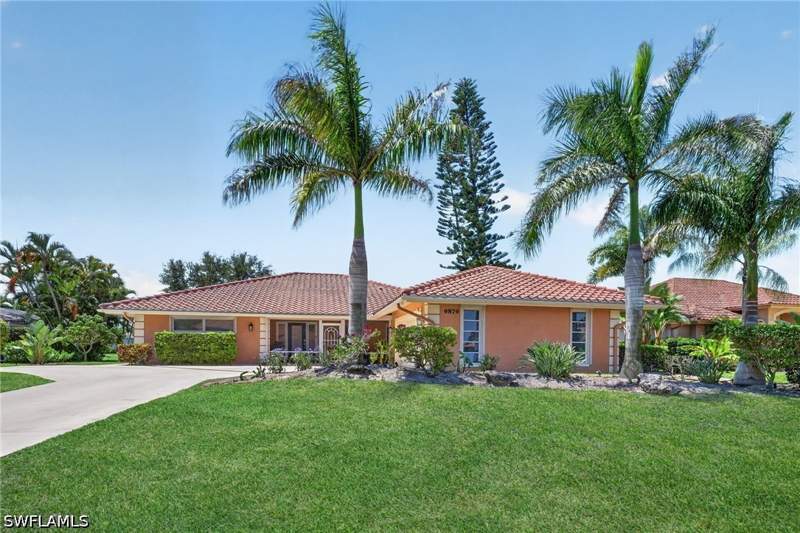 3 bedroom SingleFamilyResidence at 9879 El Greco Cir, Spanish Wells, Bonita Springs — photo 2