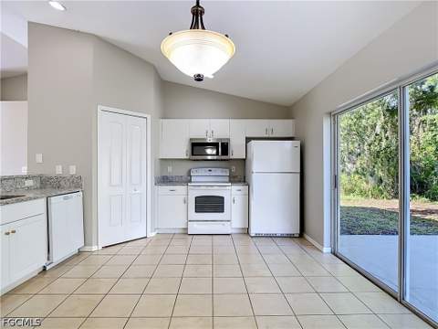 6117 Kramer Ave, Fort Myers FL - photo 7 of 25