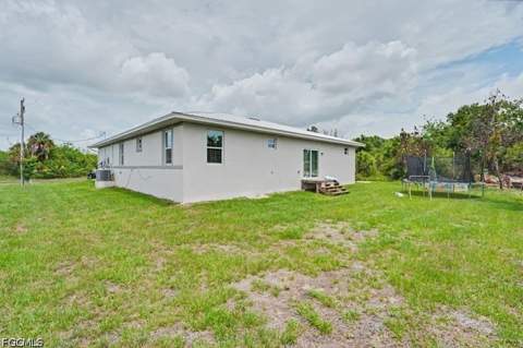 8006 Oakleaf Cir, Labelle FL - photo 10 of 11
