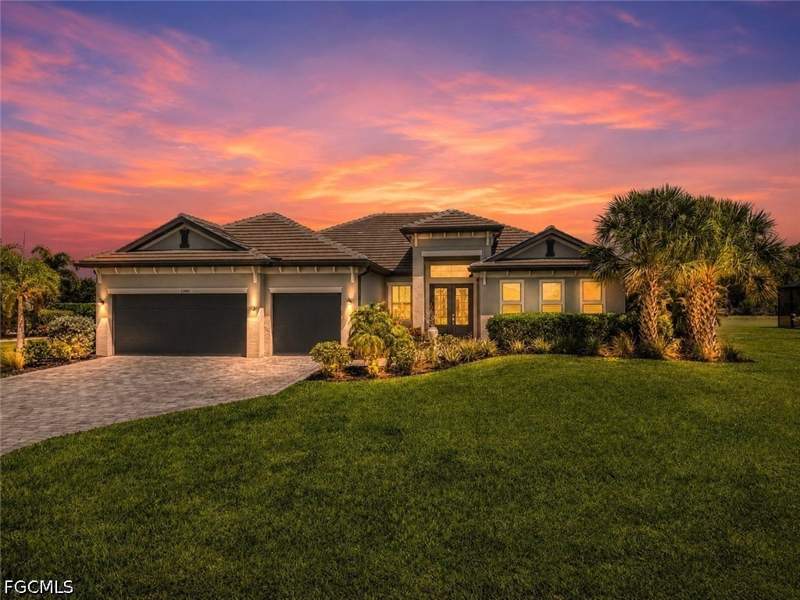 3 bedroom SingleFamilyResidence at 13991 Binghampton Dr, Remington Oaks, Fort Myers — photo 2