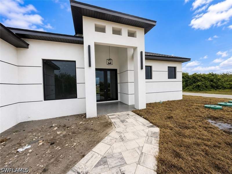 3 bedroom SingleFamilyResidence at 921 Martha Ave S, Lehigh Acres, Lehigh Acres — photo 4