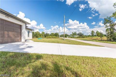 2710 42nd St W, Lehigh Acres FL - photo 13 of 45