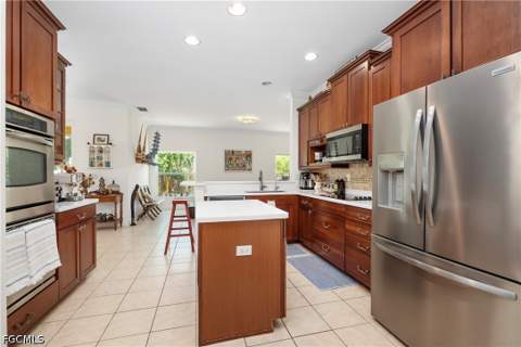 9060 Gladiolus Preserve Cir, Fort Myers FL - photo 9 of 40