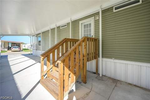 93 Poinsettia Dr, Fort Myers FL - photo 23 of 34