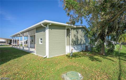 93 Poinsettia Dr, Fort Myers FL - photo 24 of 34