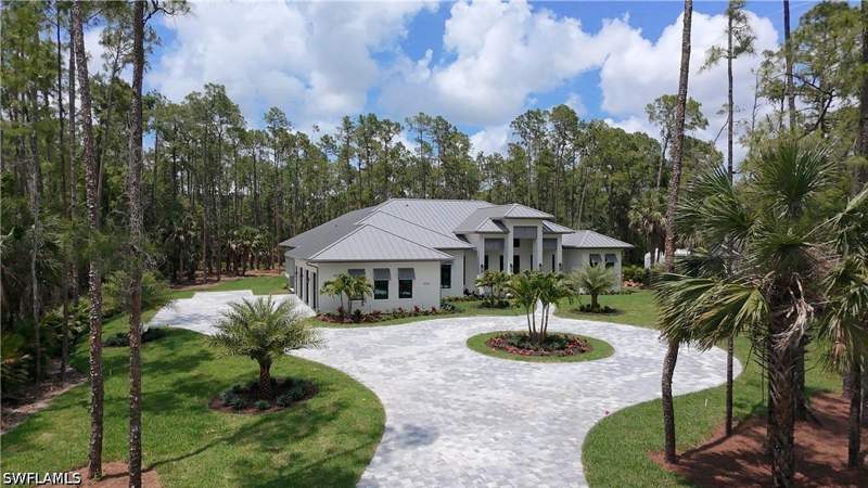 6 bedroom SingleFamilyResidence at 5025 Boxwood Way, Logan Woods, Naples — photo 3