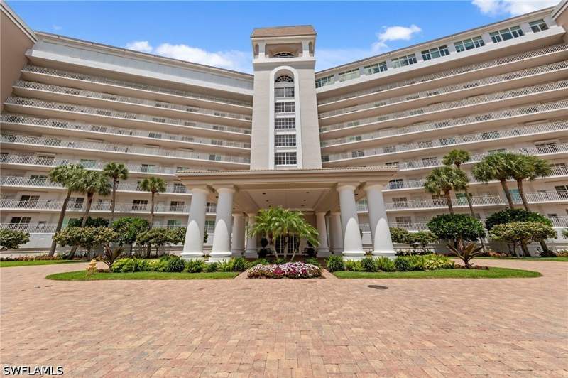 2 bedroom Condominium at 13105 Vanderbilt Dr 502, Marina Bay Club Of Naples, Naples — photo 3