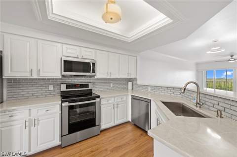 13105 Vanderbilt Dr 502, Naples FL - photo 9 of 30