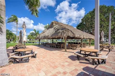 228 Poinsettia Dr, Fort Myers FL - photo 14 of 17