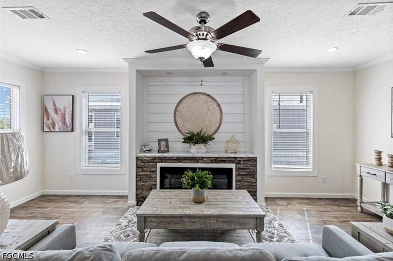 2 bedroom ManufacturedHome at 228 Poinsettia Dr, Poinsettia Park Mobile Home Co-Op Inc, Fort Myers — photo 5