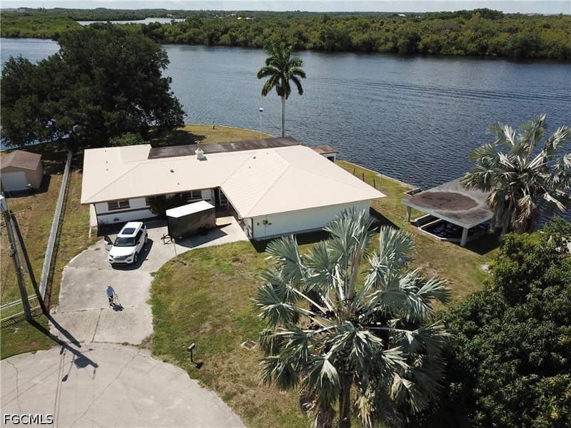 3 bedroom SingleFamilyResidence at 13208 Marquette Blvd, Fort Myers Shores, Fort Myers — photo 5
