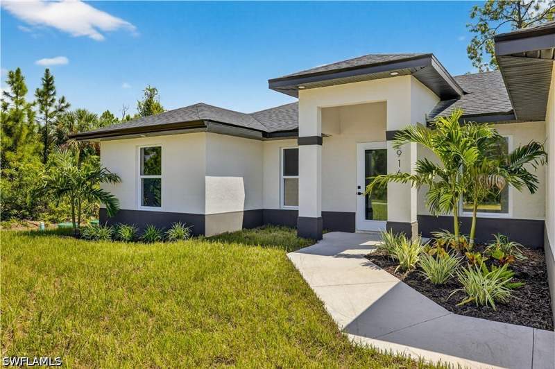 3 bedroom SingleFamilyResidence at 569 Aspen Ave S, Lehigh Acres, Lehigh Acres — photo 2