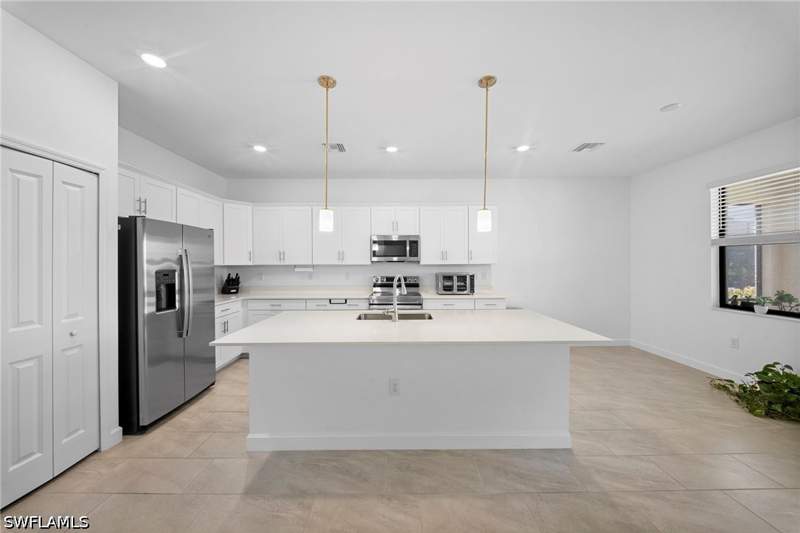 4 bedroom SingleFamilyResidence at 18335 Ridgeline Dr, Verdana Village, Estero — photo 2