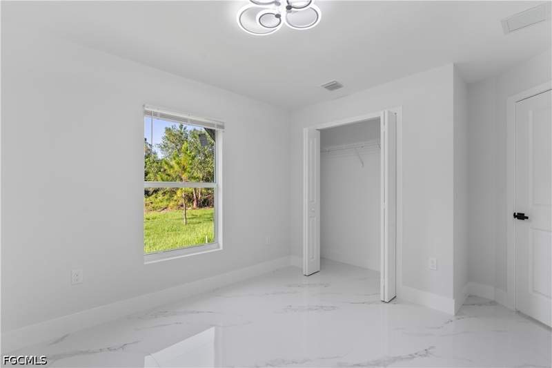 3 bedroom SingleFamilyResidence at 940 Berg St E, Lehigh Acres, Lehigh Acres — photo 3