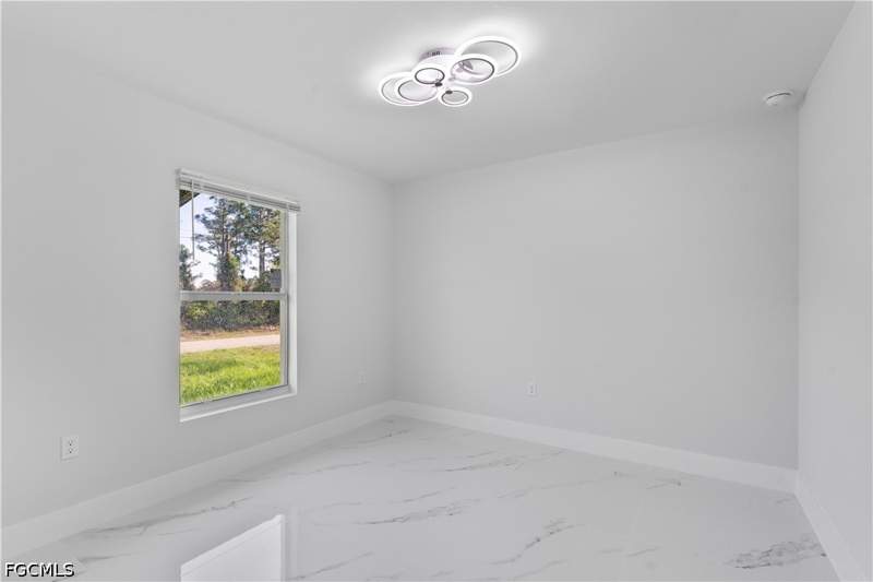 3 bedroom SingleFamilyResidence at 940 Berg St E, Lehigh Acres, Lehigh Acres — photo 5