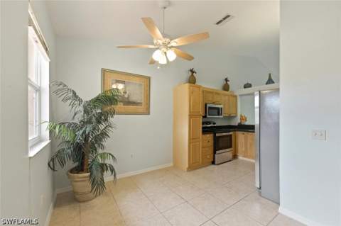 357 Robin Hood Cir 202, Naples FL - photo 10 of 26