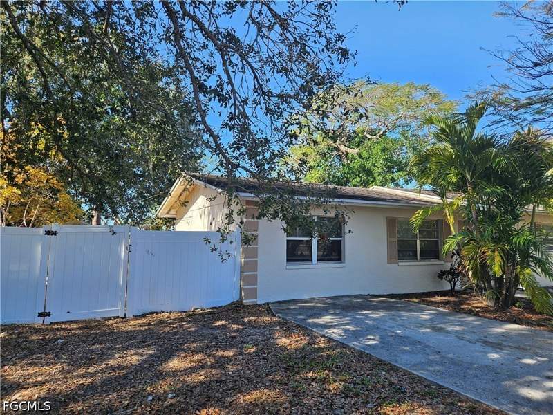 3 bedroom SingleFamilyResidence at 1199 Gramac Dr, North Fort Myers, North Fort Myers — photo 4