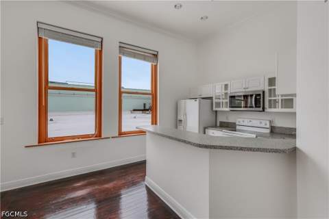 2260 1st St 204, Fort Myers FL - photo 14 of 41