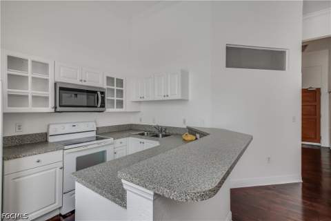 2260 1st St 204, Fort Myers FL - photo 17 of 41