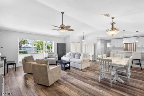 3359 Barra Cir, Sanibel FL - photo 6 of 34