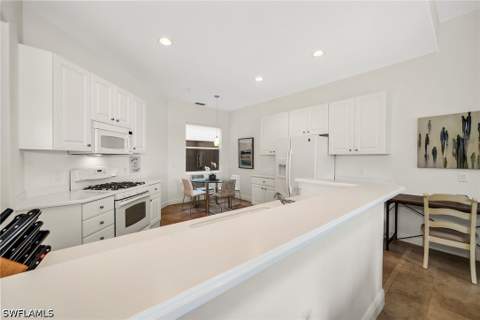 3141 Aviamar Cir 103, Naples FL - photo 8 of 50