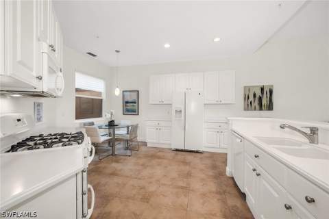 3141 Aviamar Cir 103, Naples FL - photo 9 of 50