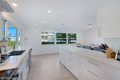 1250 Tuna Ct, Naples FL - photo 12 of 33