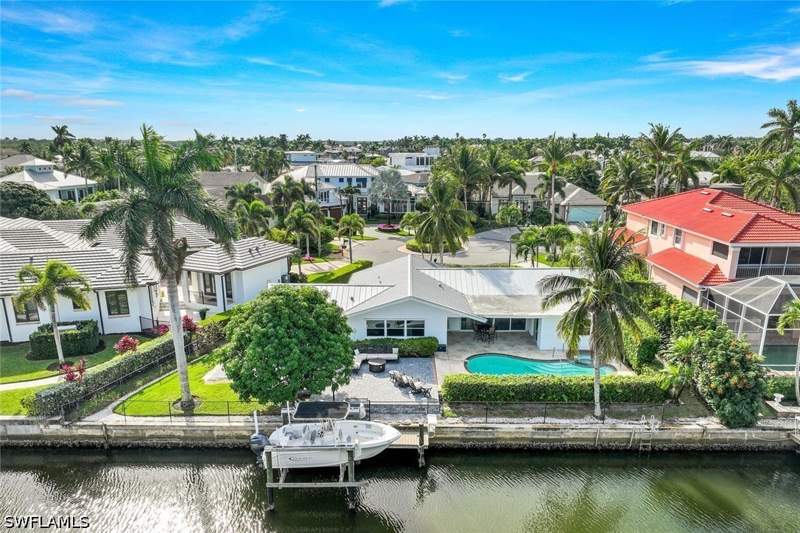 3 bedroom SingleFamilyResidence at 1250 Tuna Ct, Royal Harbor, Naples — photo 2