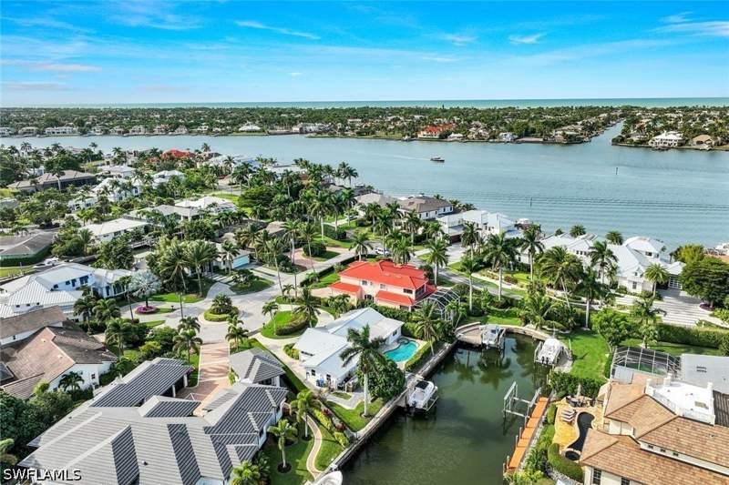 3 bedroom SingleFamilyResidence at 1250 Tuna Ct, Royal Harbor, Naples — photo 3