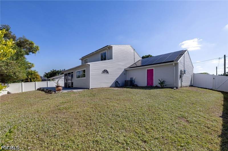 3 bedroom SingleFamilyResidence at 17298 Knight Dr, San Carlos Park, Fort Myers — photo 2