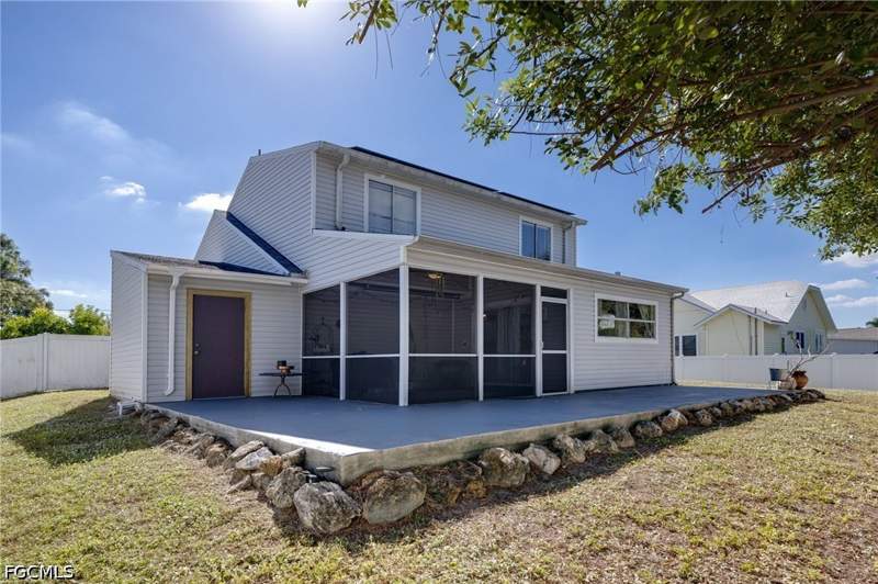 3 bedroom SingleFamilyResidence at 17298 Knight Dr, San Carlos Park, Fort Myers — photo 3