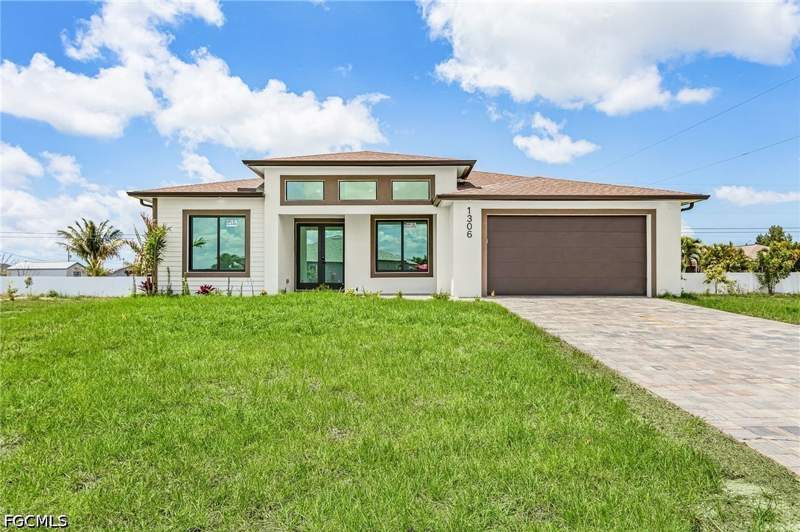 3 bedroom SingleFamilyResidence at 1306 NE 3rd Ave, Cape Coral, Cape Coral — photo 2