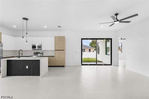 1306 NE 3rd Ave, Cape Coral FL - photo 6 of 28
