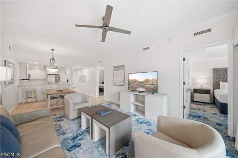221 9th St S 206, Naples FL - photo 14 of 27