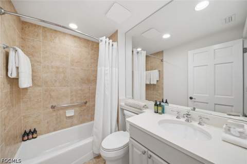 221 9th St S 206, Naples FL - photo 21 of 27