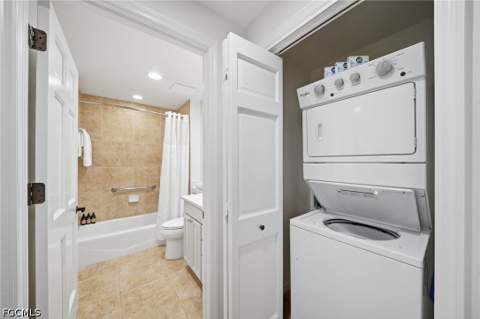 221 9th St S 206, Naples FL - photo 22 of 27