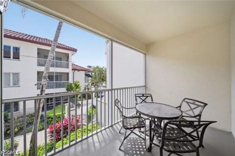 221 9th St S 206, Naples FL - photo 23 of 27