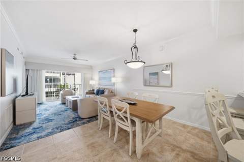 221 9th St S 206, Naples FL - photo 8 of 27